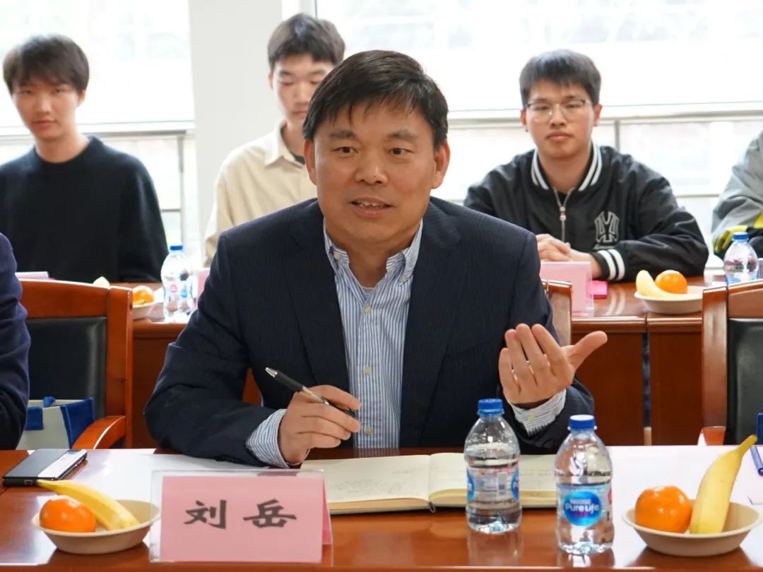 图片2 刘岳讲话.jpg 图片2 刘岳讲话.jpg